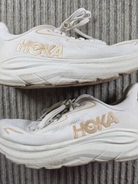 Hoka Clifton 10 Women's Running Shoe Size 9.5 B Vanilla / Birch Peach Fast Ship!